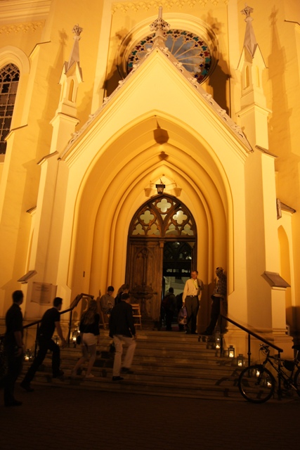 Wejście do warszawskiego kościoła ewangelicko-reformowanego w Noc Muzeów (fot. Michał Karski)