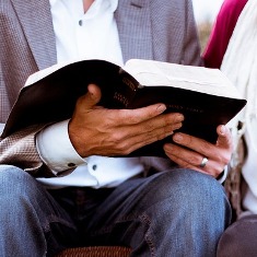 Biblia (fot. StockSnap/pixapay)